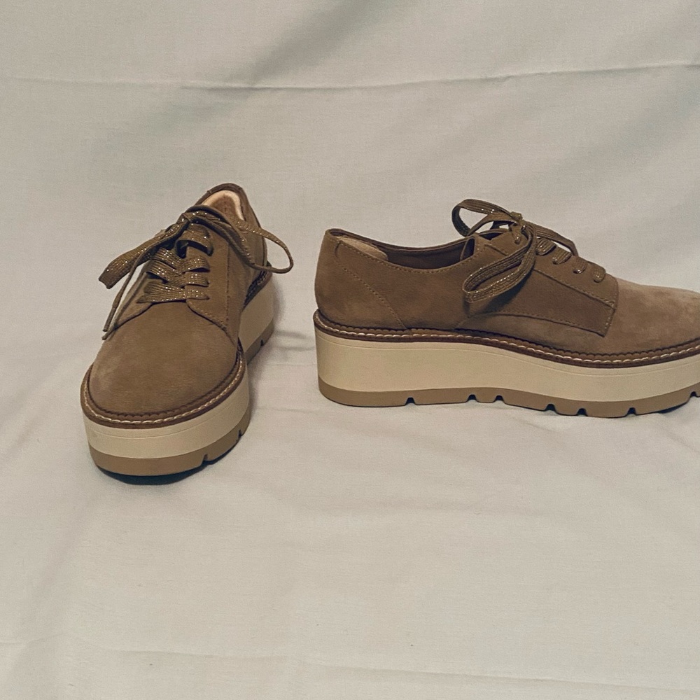 Chelsea & Violet lace up shoes 8 1/2 great condition Tan suede heel protector